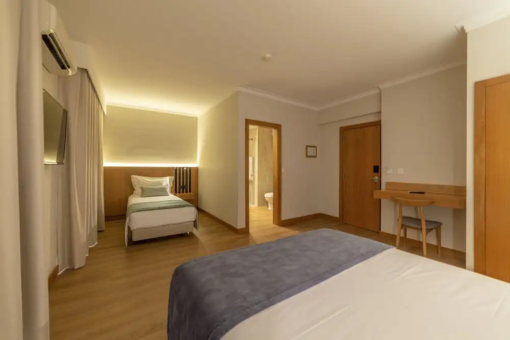 Superior Double room with balcony (full double bed)