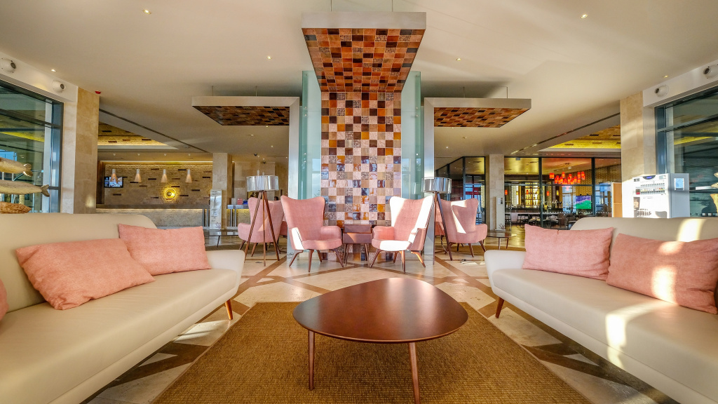 Lobby & Reception