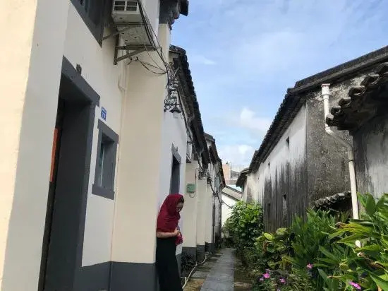 Left-hand hostel in Xichong,shenzhen