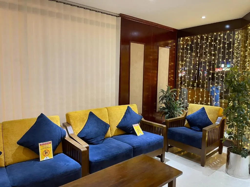 Claridge Hotel 12