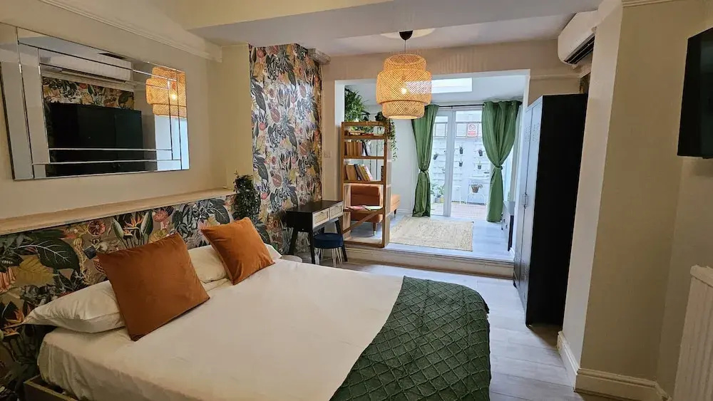 Deluxe Double Basement room (full double bed)