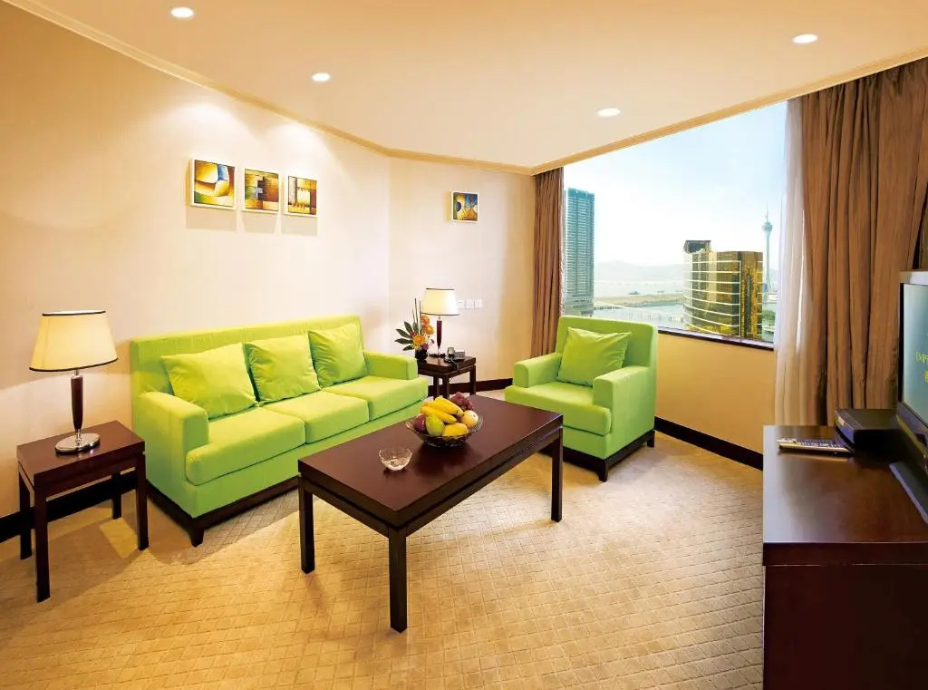 Deluxe Double Suite (full double bed)