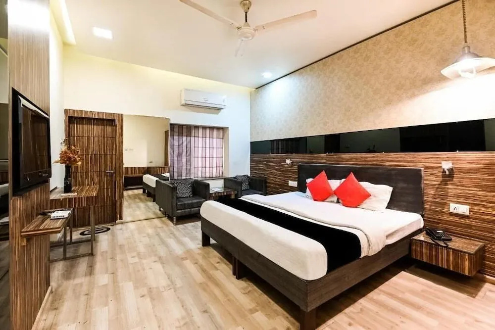 Hotel Surpin Palace - фото 4