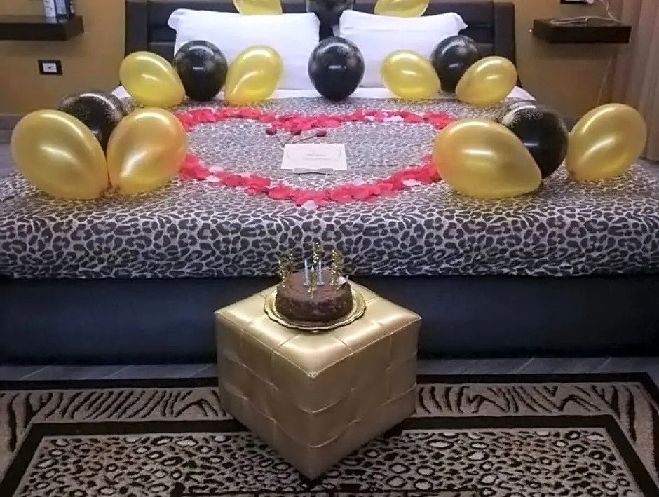 1 Bedroom Double Suite (full double bed)