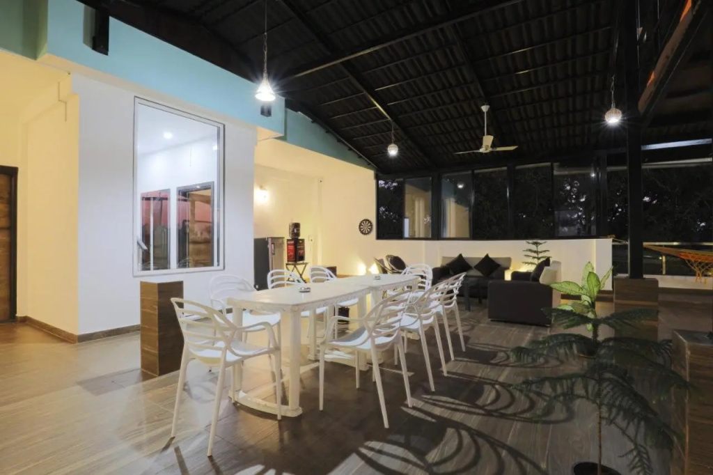 Food & Beverage