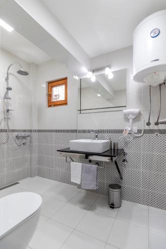 Отель House Of Surprise, фото 8