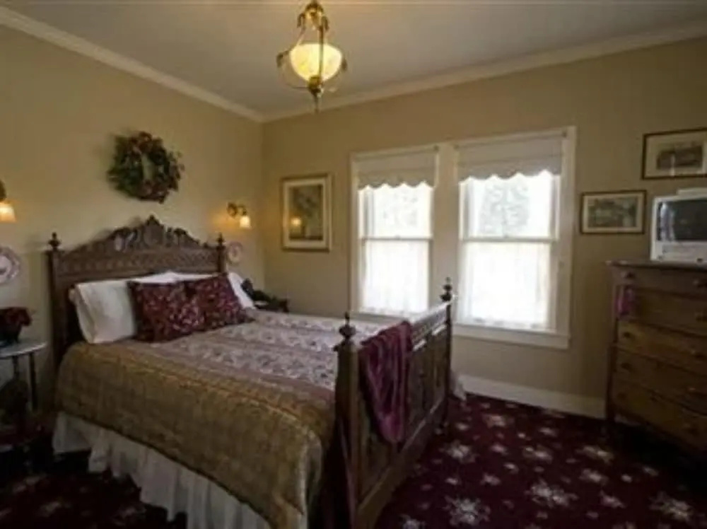 Magnolia Hotel