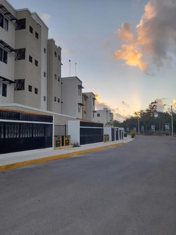 Devoted Hoestel in Cancun With Equipped Kitchen, Pool, Close to Beaches & More!