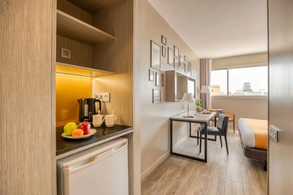 Citadines Ramblas Barcelona - Chambres