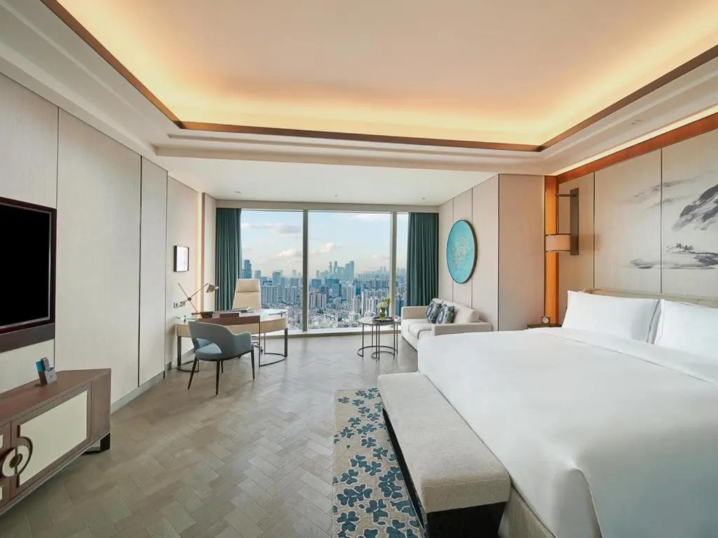 Deluxe Double room with city view (full double bed)