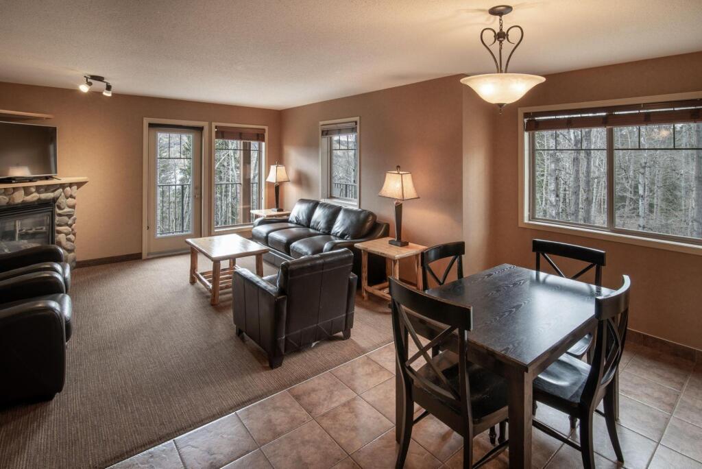 Elkwater Lake Lodge & Resort by null