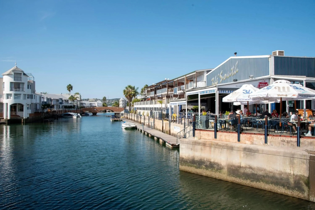 18 Quay West, Waterfront