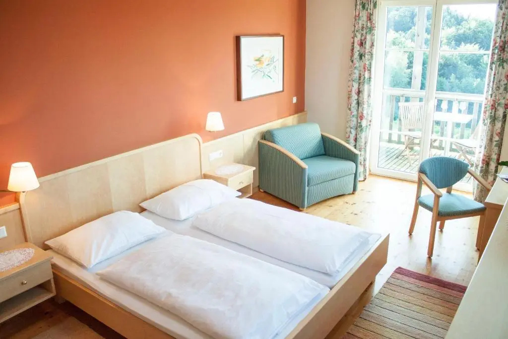 Standard Double room with balcony (full double bed)