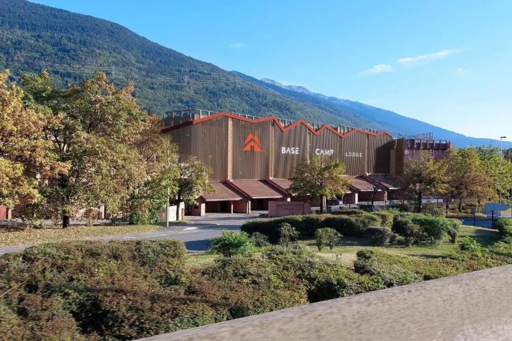 Base Camp Lodge - Albertville