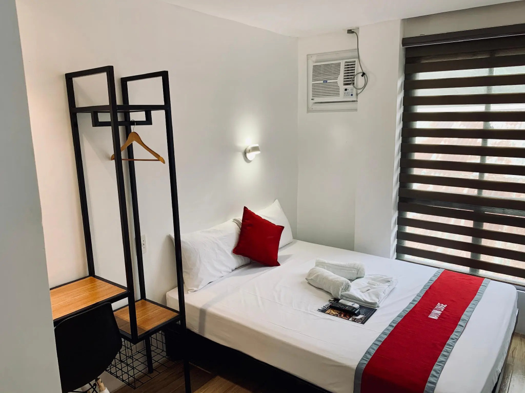 Deluxe Double room (full double bed)
