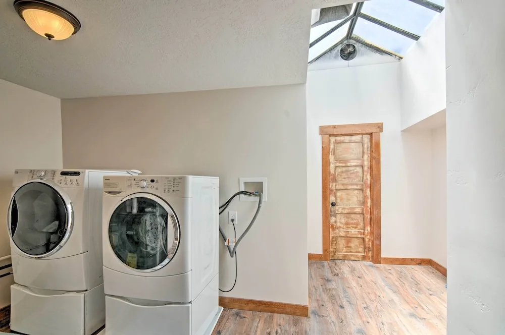 Updated Main St Apt. Near Fishlake & Capitol Reef! - фото 12