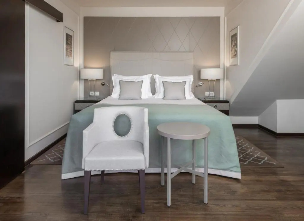 Luxury Suite with balcony