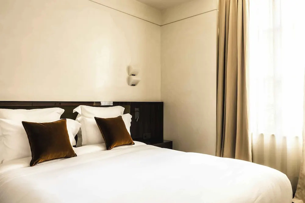 Mondovi Luxury Suites 52