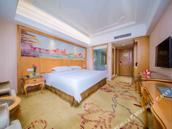 Vienna International Hotel (Wuhan Yellow Crane Tower Pengliuyang Subway Station) — 4