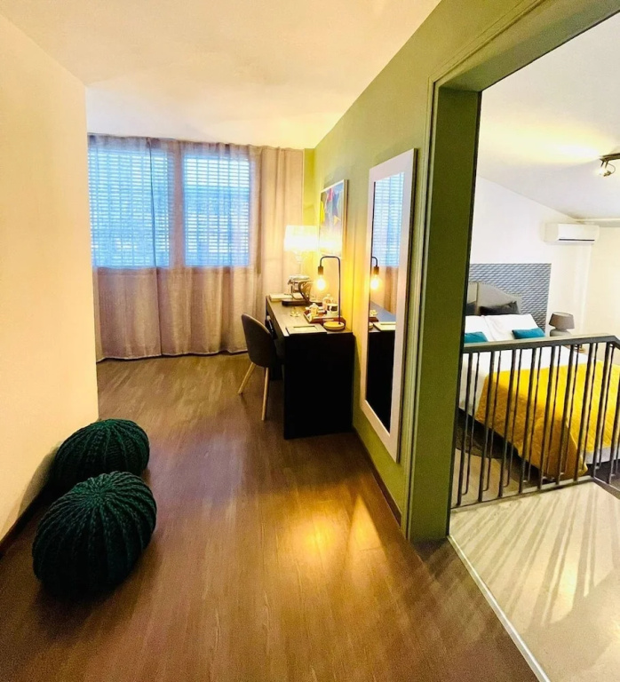 Double Suite (full double bed)