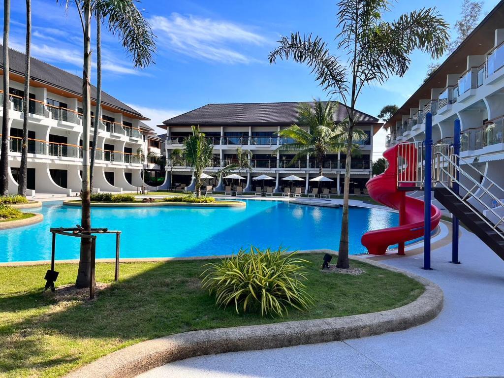 Amora Beach Resort Phuket