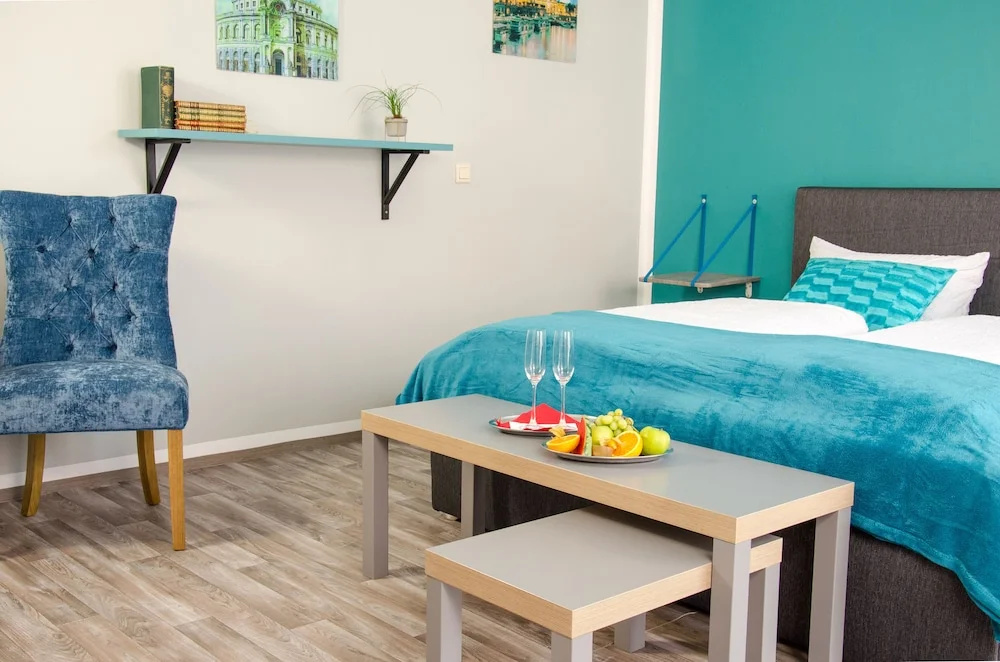 Elbhotel Dresden by Aurum