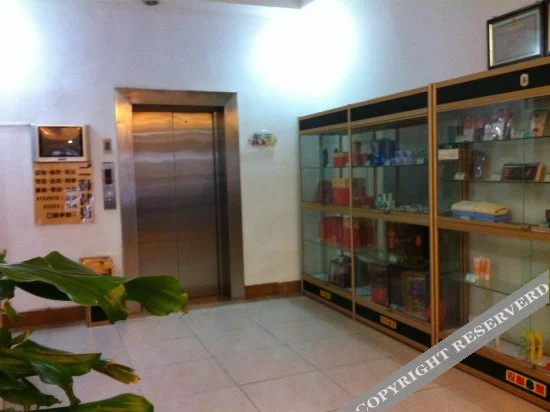 Food & Beverage