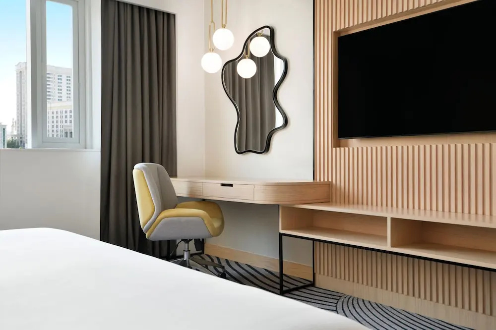 Двухместный номер клубный Standard (двуспальная кровать) в Crowne Plaza Dubai Jumeirah an IHG Hotel