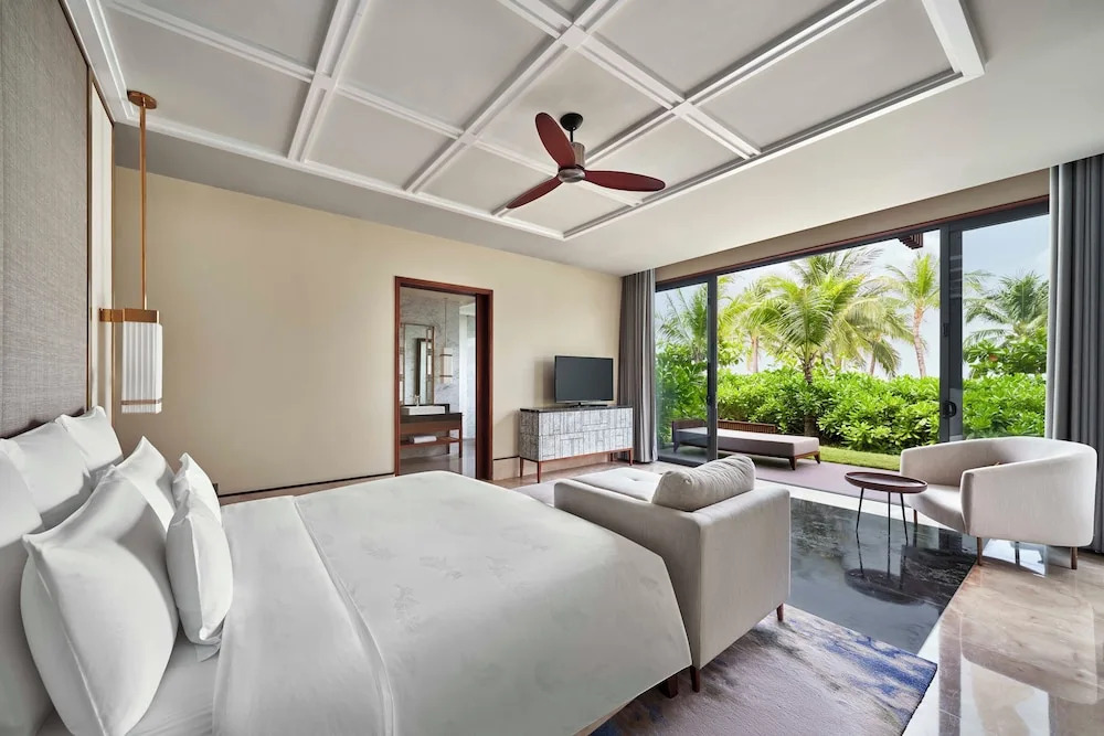 Intercontinental Phu Quoc Long Beach Resort