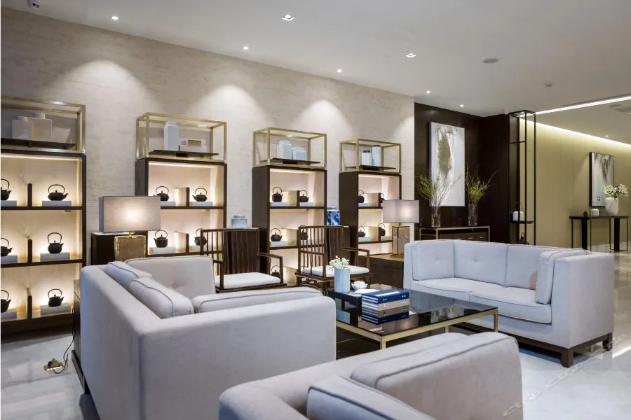 Lobby & Reception