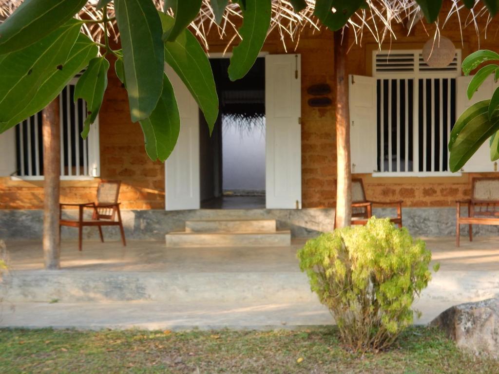 Kadolana Eco Village