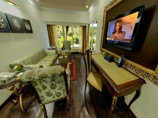 Mayfair Hideaway Spa Resort