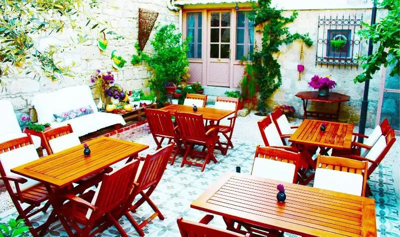 Lilyum Alaçatı Taş Ev