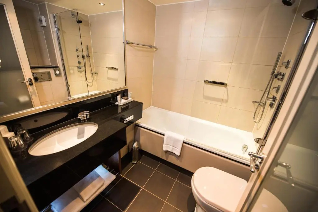 The Bristol Hotel - Chambres