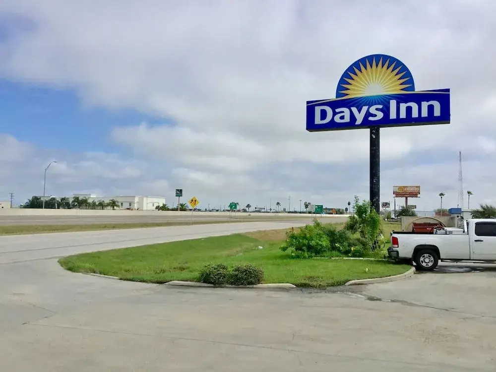 Days Inn & Suites Katy