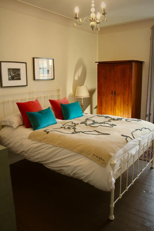 Standard Double room with street view (full double bed)