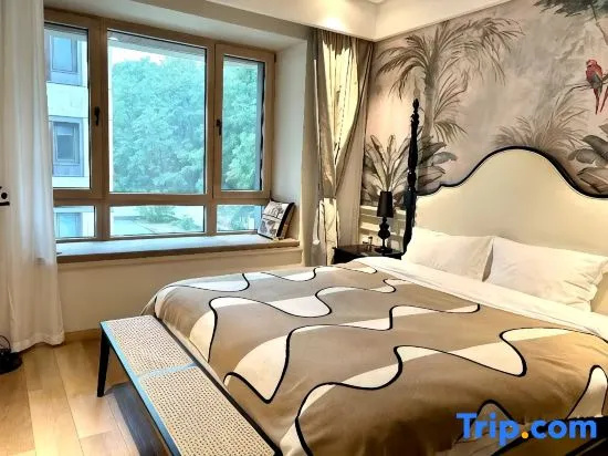 3 Bedrooms Standard Family room