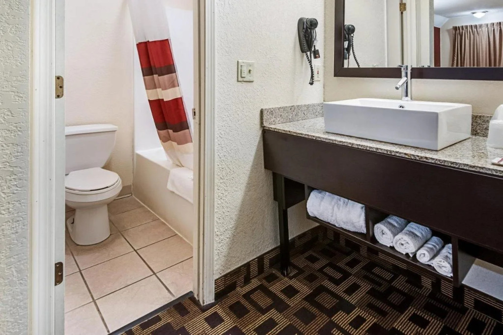 Red Roof Inn Anderson, IN — фото 4