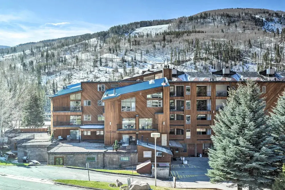 Cozy Condo < 2 Mi to Vail Village & Ski Resort!