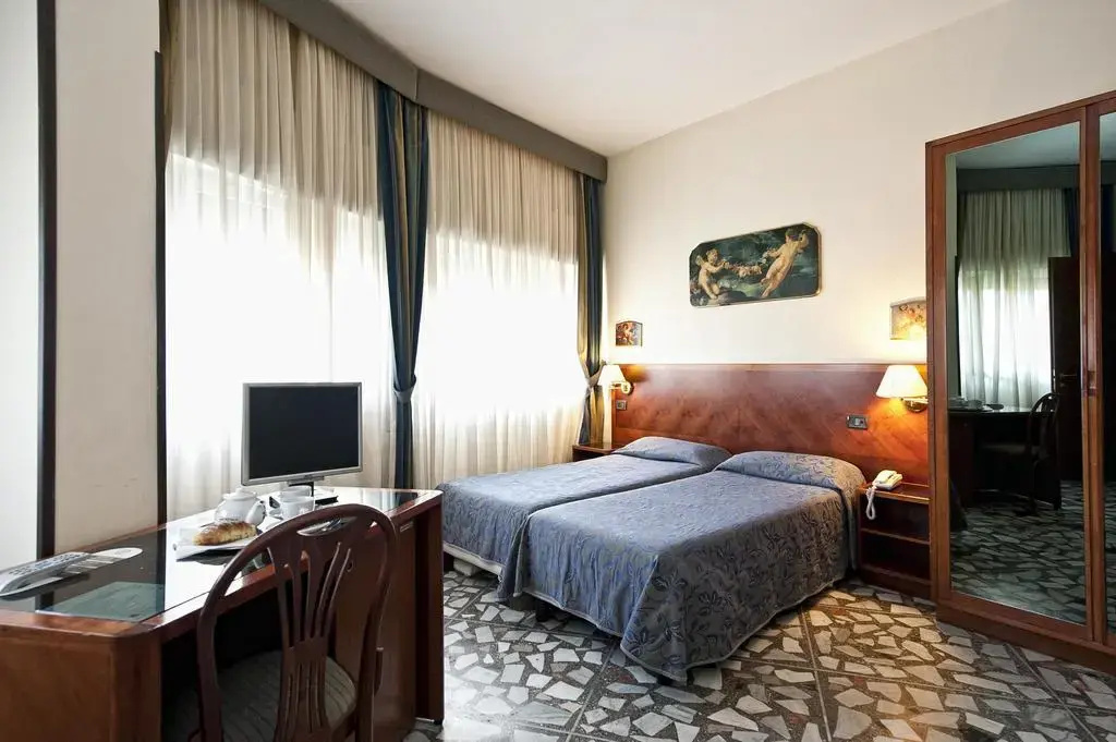 Hotel photo 7