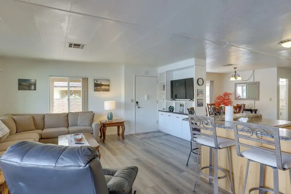 Riverfront Bullhead City House w/ Balcony! — фото 3