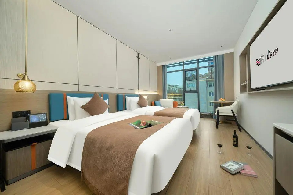 ECHIC Hotel (Guangzhou Zhengjia Plaza Tiyuxilu Subway Station) — фото