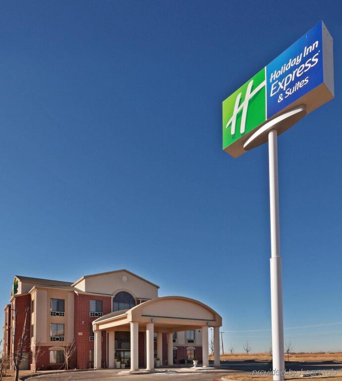 Holiday Inn Express & Suites Plainview, an IHG Hotel image