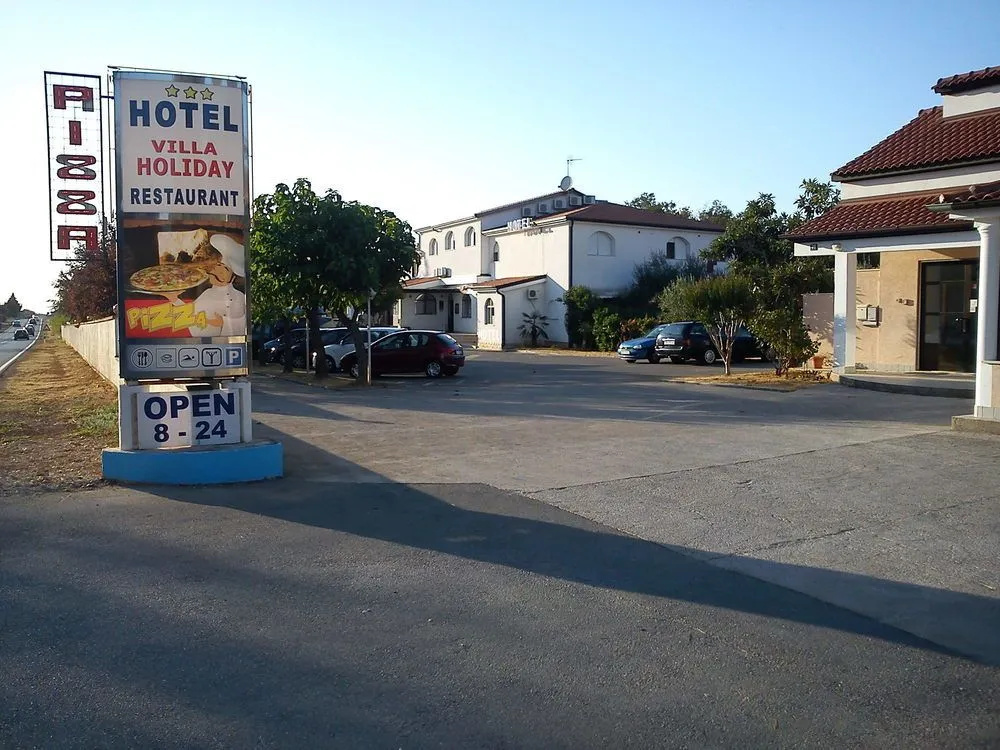 Hotel Holiday