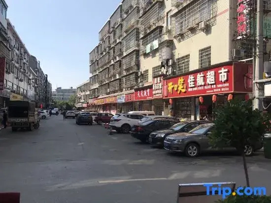 Yiyang Fenglin Evening Hotel