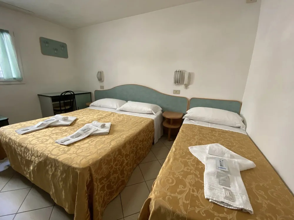 Standard Triple Basement room