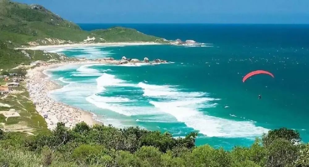 Island Vibe Nomads - Adventure Hostels