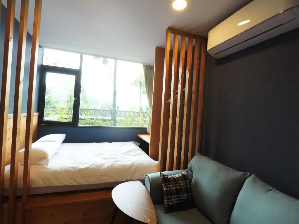 Economy room