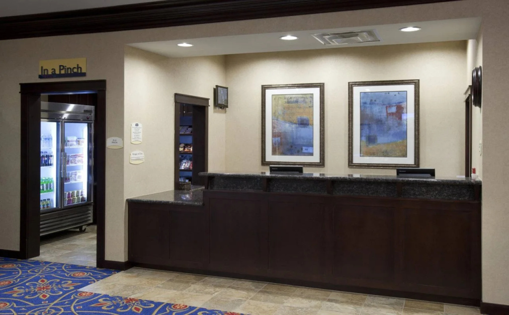 Lobby & Reception