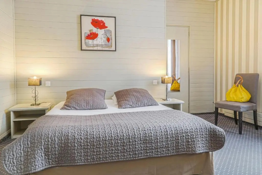 Hotel SPA Piscine le Petit Castel - Chambres